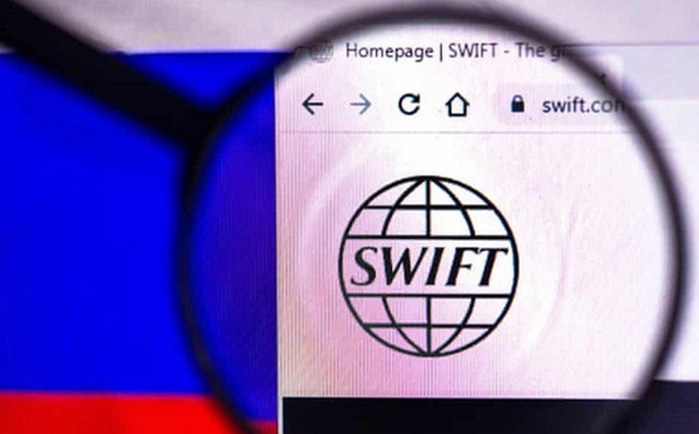 Chính thức: 7 ngân hàng Nga bị loại khỏi hệ thống xác nhận thanh toán toàn cầu SWIFT