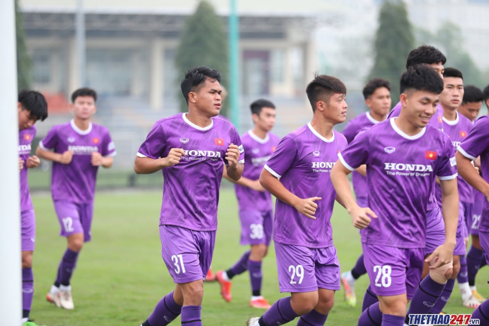 HLV Park gọi số lượng lớn cầu thủ lên U23 Việt Nam cho SEA Games 31 - Ảnh 1.