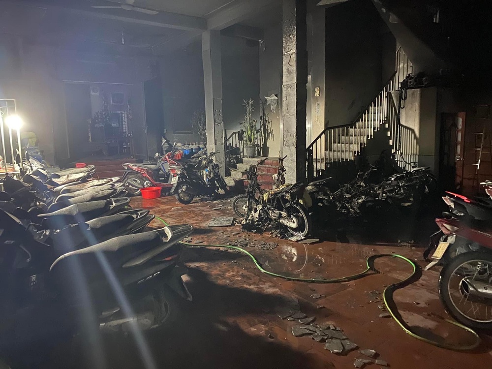 Hà Nội: Cháy lớn tại nhà trọ 24 phòng, 1 người chết, 5 người bị thương - Ảnh 2.