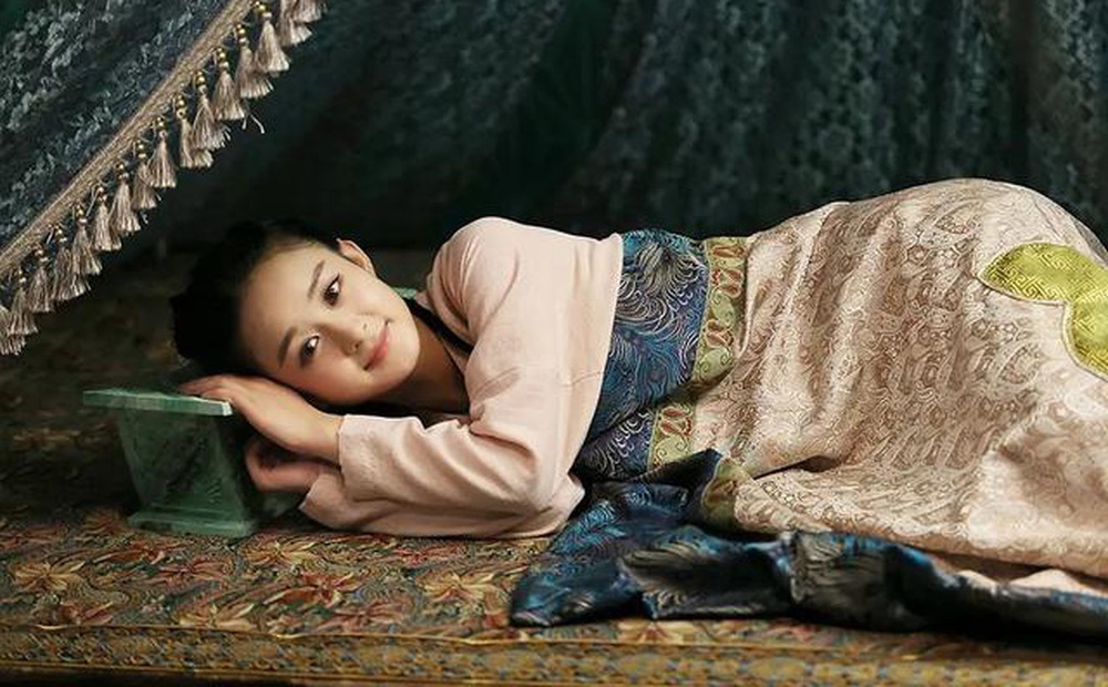 Cung nữ thời xưa bắt buộc phải nằm nghiêng khi ngủ: Lý do thực sự khiến ai cũng phẫn nộ