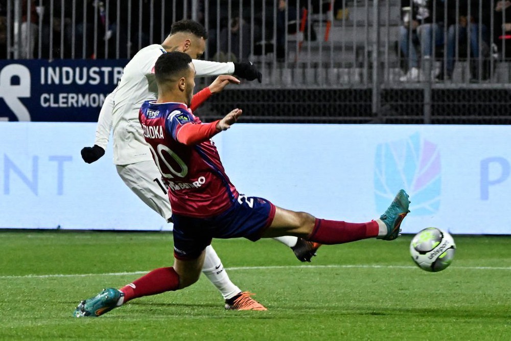 Mbappe, Neymar lập hat-trick giúp PSG thắng hủy diệt trên sân khách - Ảnh 2.