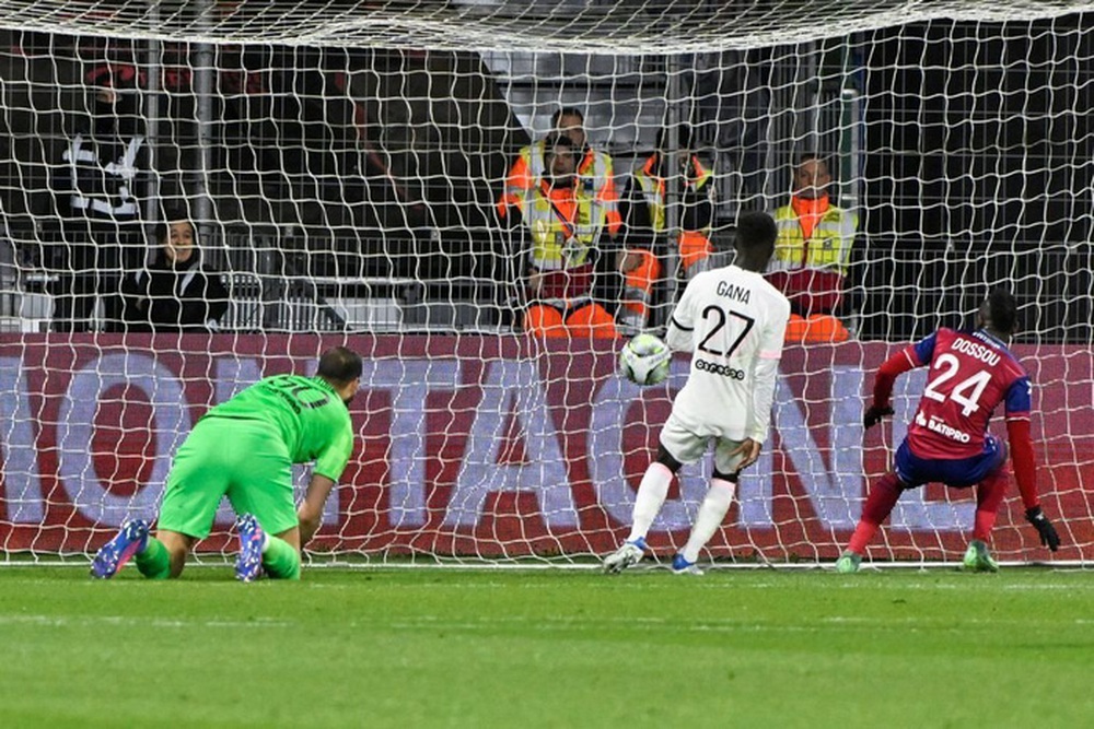 Mbappe, Neymar lập hat-trick giúp PSG thắng hủy diệt trên sân khách - Ảnh 5.