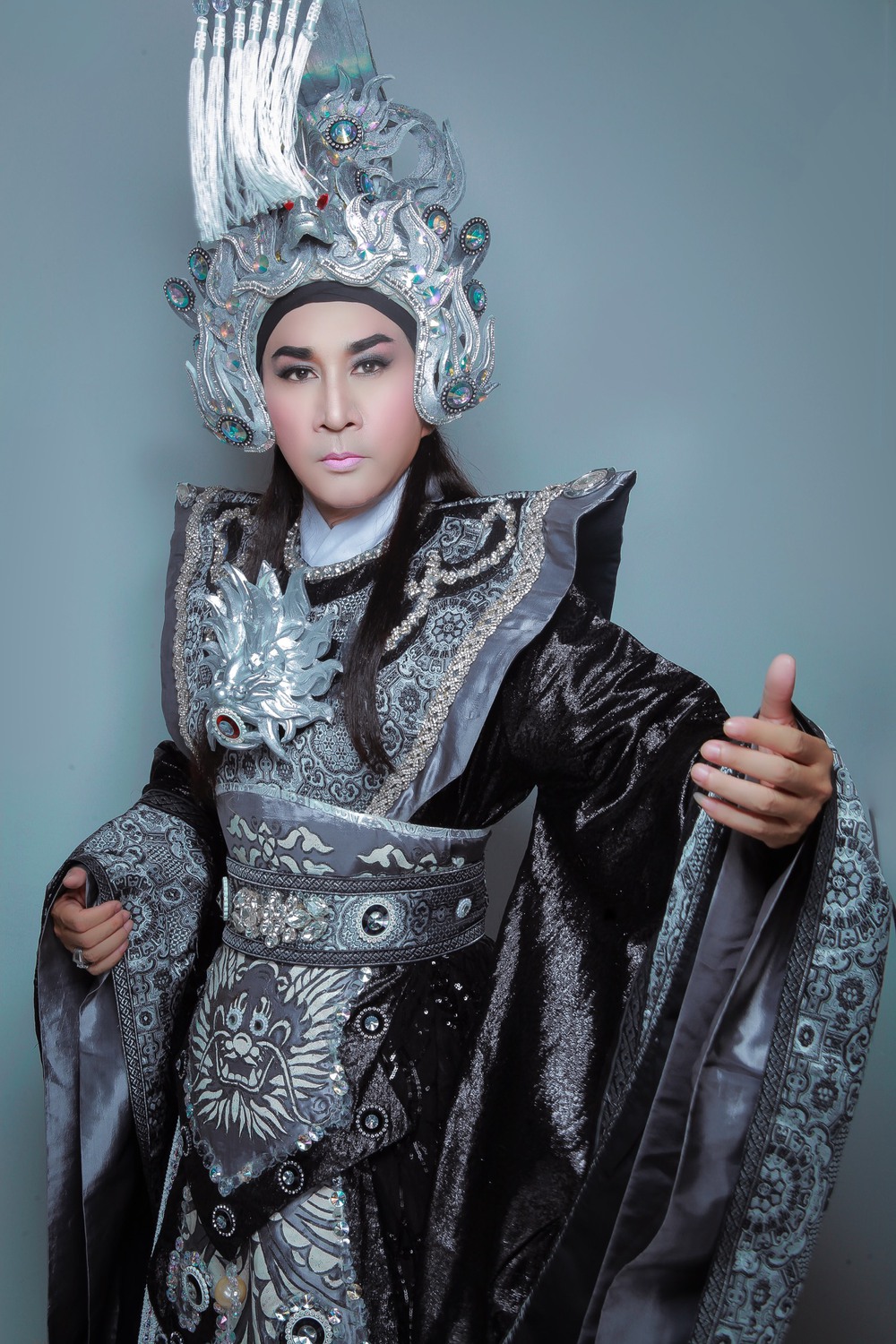 Nghệ sĩ Kim Tử Long: 3 người vợ và cuộc hôn nhân đứt gãy với em gái danh thủ Hồng Sơn  - Ảnh 2.