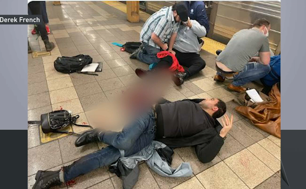 Nhiều người bị bắn trong ga tàu điện ngầm ở New York, nghi phạm vẫn đang lẩn trốn