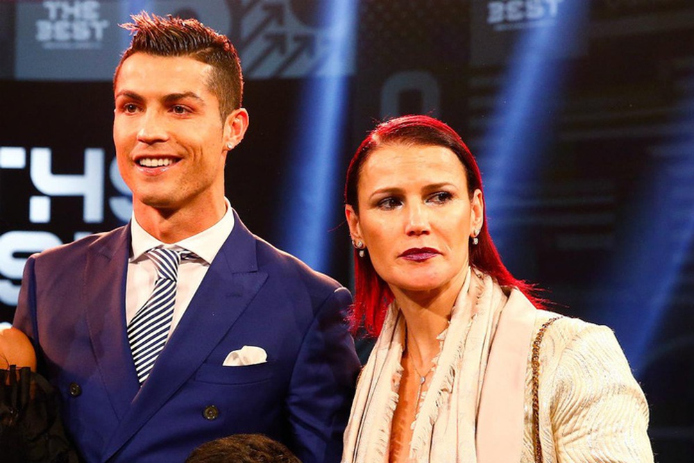 Sister's message to Ronaldo: Give an answer that makes everyone silent - Photo 1.