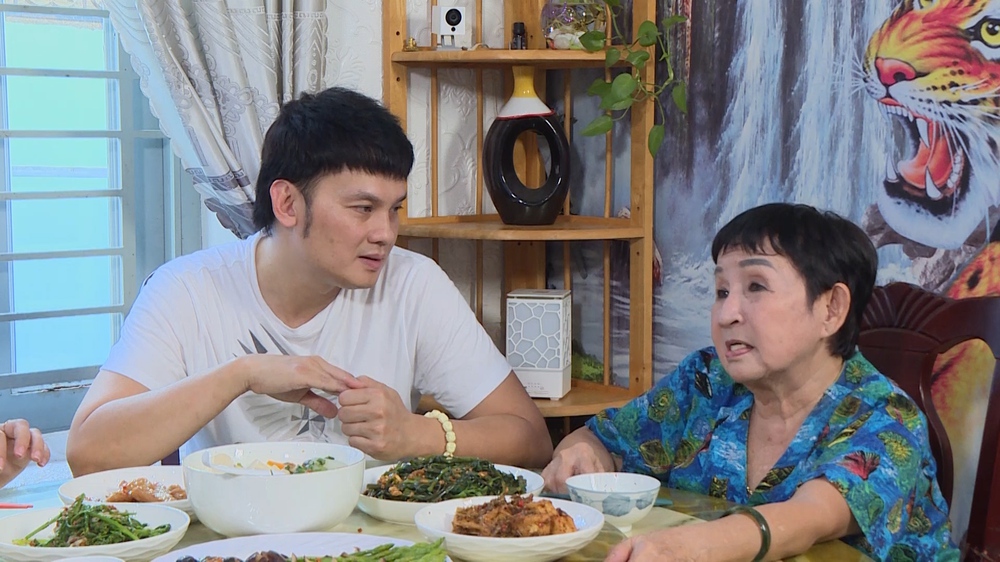 Kim Tiểu Long: Nhiều cô gái chạy lên sờ mó, đè tôi ra hôn - Ảnh 4. Kim Tiểu Long: Nhiều cô gái chạy lên sờ mó, đè tôi ra hôn - Ảnh 4.