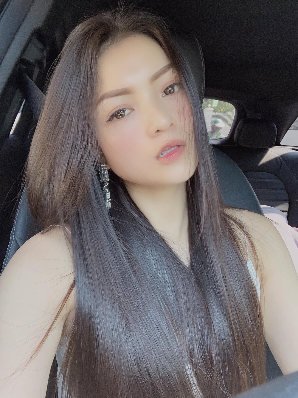 Cựu Hotgirl Thủy Top: Con gái đại gia phố cổ, 33 tuổi vẫn độc thân, cuộc sống vạn người mơ - Ảnh 2.