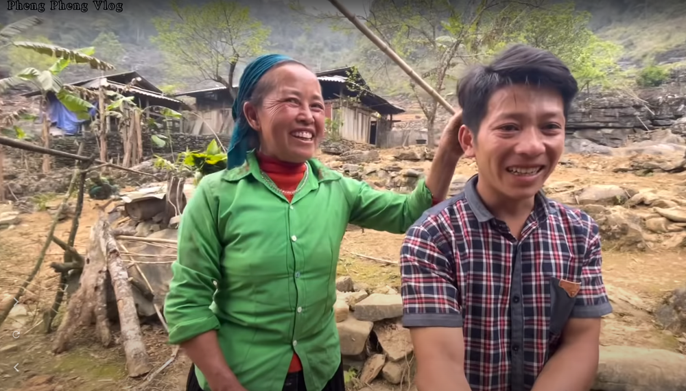 A 25-year-old boy marries a 52-year-old wife, love blooms in Ha Giang, 7 years long for a child - Photo 1.