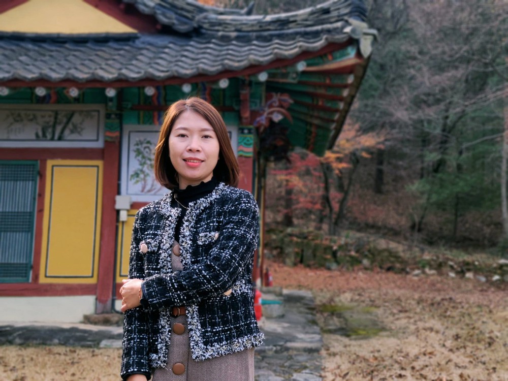 Marrying a Korean boy through a broker, the bride worked hard to take care of her mother-in-law with cancer, 12 years later changed her life - Photo 3.