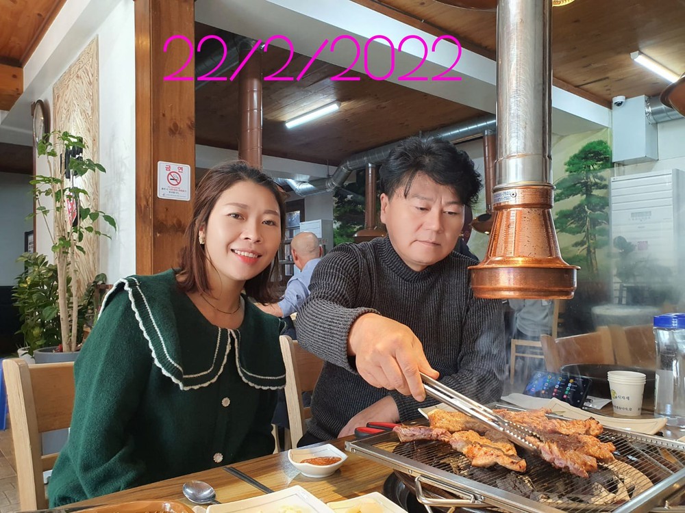 Marrying a Korean boy through a broker, the bride worked hard to take care of her mother-in-law with cancer, 12 years later changed her life - Photo 1.