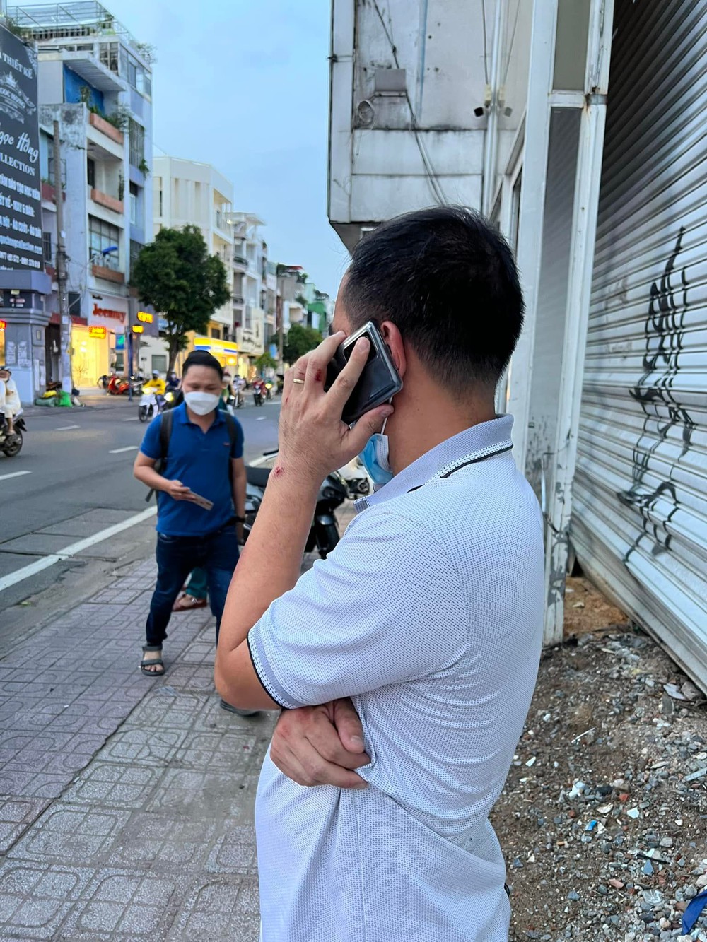 Lời kể của Trung tá truy đuổi tên cướp như phim hành động trên đường - Ảnh 2.