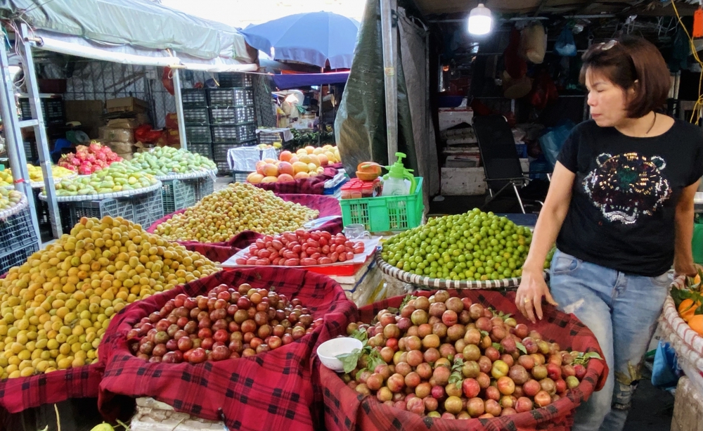 Post-Son La plums at the beginning of the season still attract buyers - Photo 2.