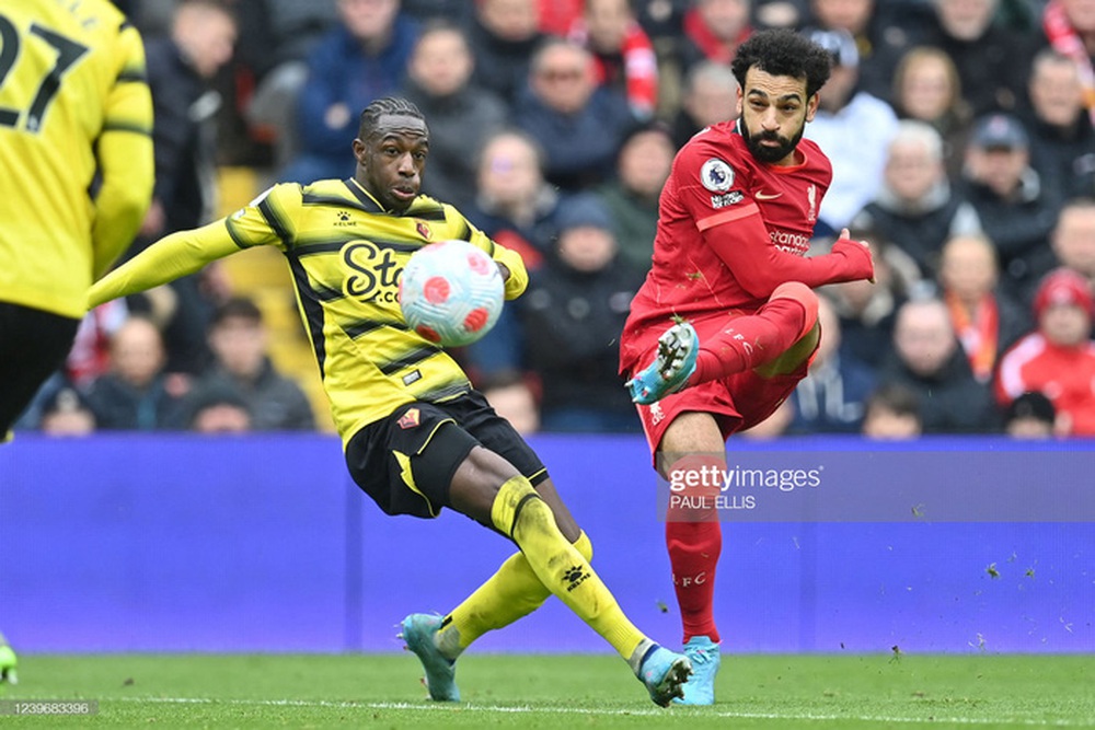 Liverpool vượt l&ecirc;n dẫn đầu Ngoại hạng Anh - Ảnh 2.