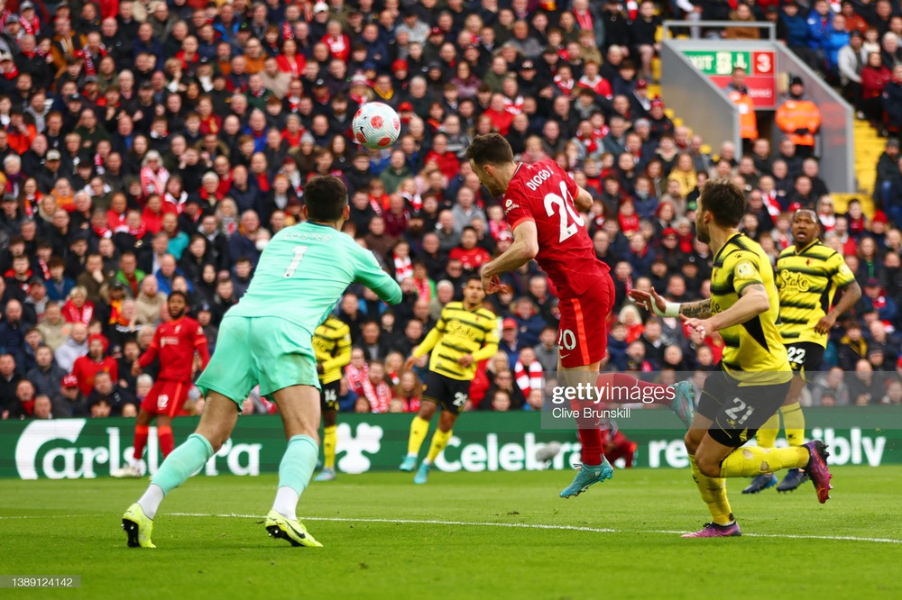 Liverpool vượt l&ecirc;n dẫn đầu Ngoại hạng Anh - Ảnh 3.
