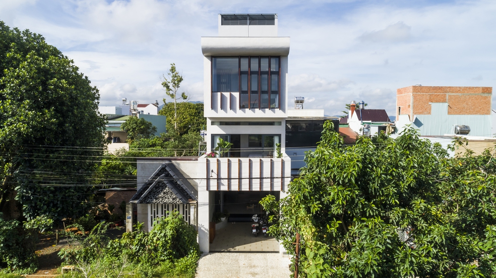Ngôi nhà ở Lâm Đồng với hiệu ứng ánh sáng thú vị - Ảnh 1.