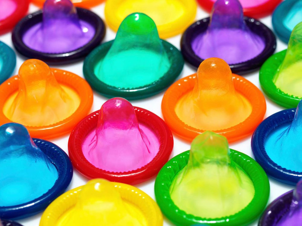 9 things to note when using condoms: Many men still do it wrong - Photo 1.