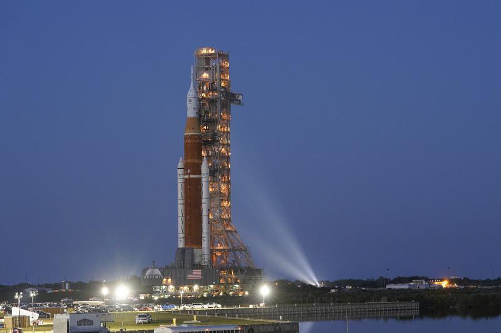 3 lần diễn tập phóng thất bại, tên lửa Mặt Trăng mới của NASA bị trả về nơi sản xuất - Ảnh 1.