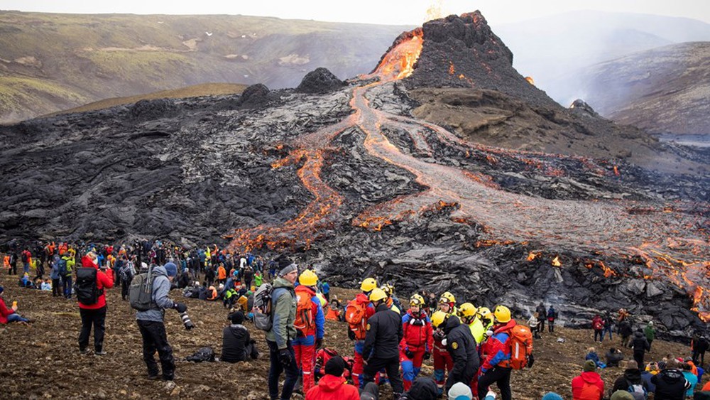 Những thảm họa núi lửa kinh hoàng nhất năm 2021 - Ảnh 1.