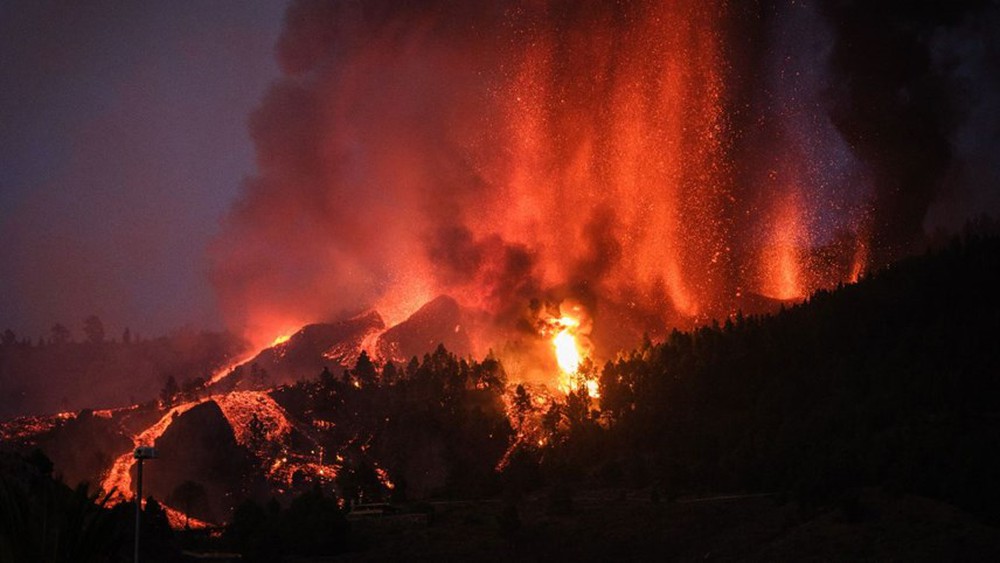 Những thảm họa núi lửa kinh hoàng nhất năm 2021 - Ảnh 13.