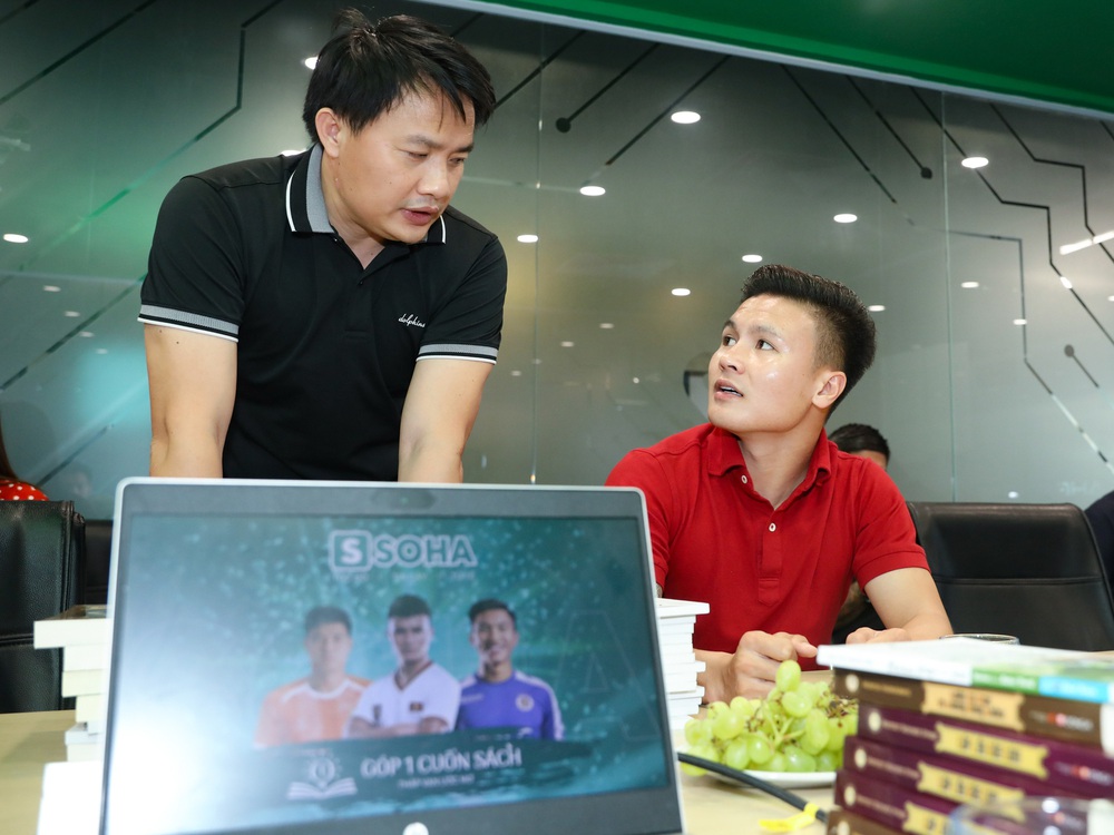 Before the day of going abroad, Quang Hai acted extremely meaningfully to give wings to his dreams - Photo 3. Before going abroad, Quang Hai acted extremely meaningfully to give wings to his dreams - Photo 3.