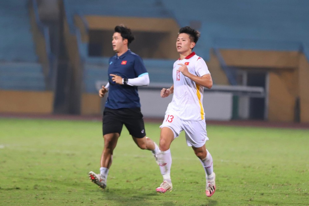 Coach Park Hang Seo asked 6 players to practice after the victory over Korea U20 - Photo 5.