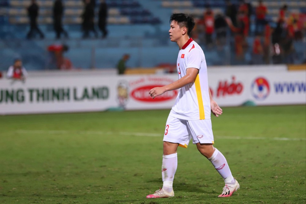 Coach Park Hang Seo asked 6 players to practice after the victory against Korea U20 - Photo 6.