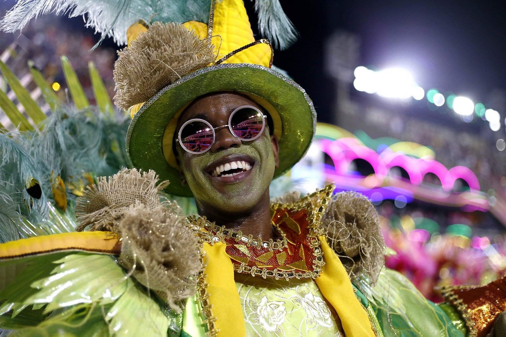 Lễ hội hóa trang ở Brazil trở lại sau đại dịch - Ảnh 1.