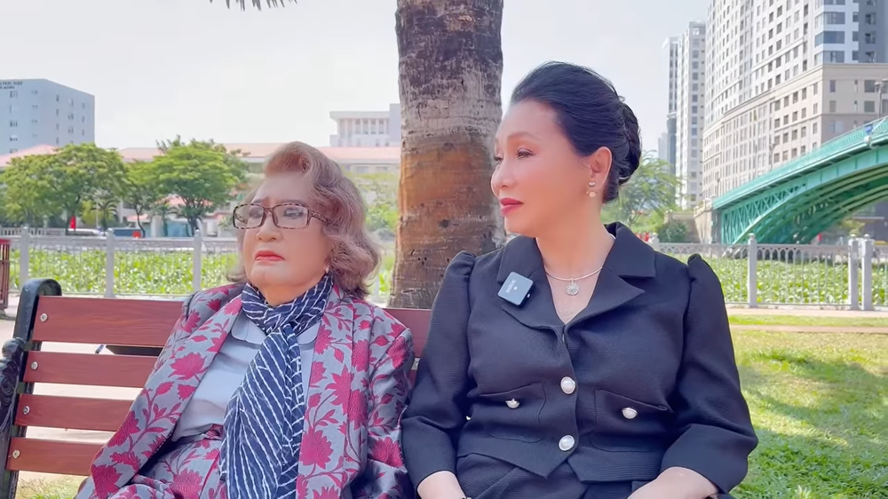 NSND Bạch Tuyết tuổi 77: Được làm đẹp thế này, 2 đứa mình sẽ gửi hình đi môi giới hôn nhân - Ảnh 3. NSND Bạch Tuyết tuổi 77: Được làm đẹp thế này, 2 đứa mình sẽ gửi hình đi môi giới hôn nhân - Ảnh 3.