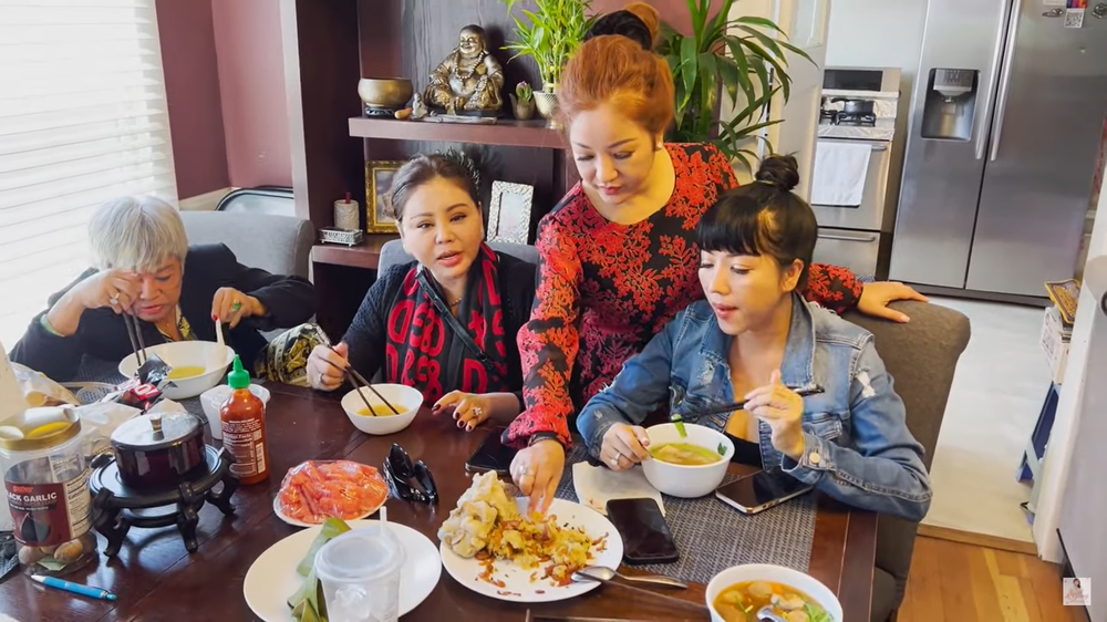 Lê Giang: Bây giờ ai cũng qua Mỹ hết còn mình tôi sống ở Việt Nam - Ảnh 1. Lê Giang: Bây giờ ai cũng qua Mỹ hết còn mình tôi sống ở Việt Nam - Ảnh 1.