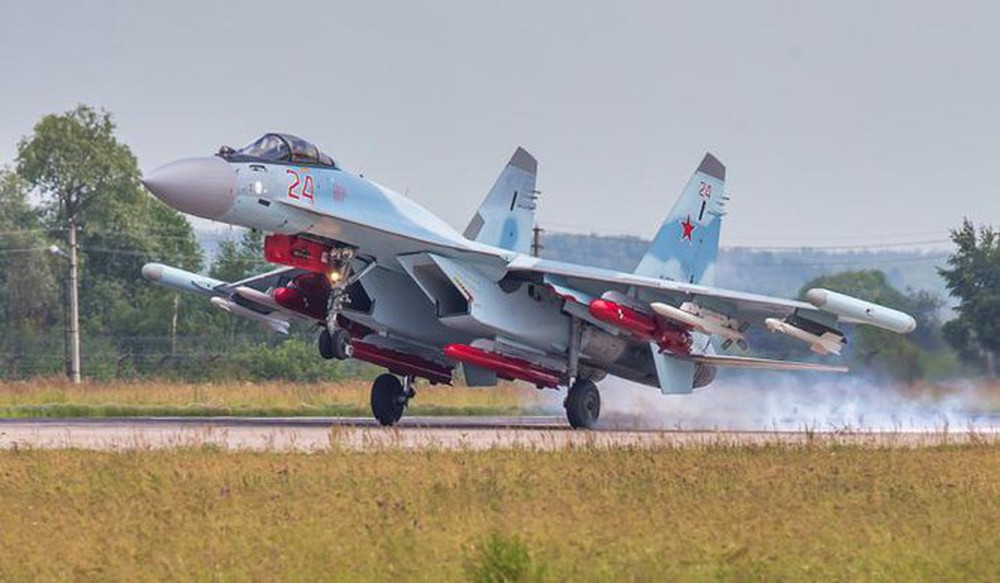 4 bad weaknesses of the Su-35 fighter - just shot down in Ukraine - Photo 3.