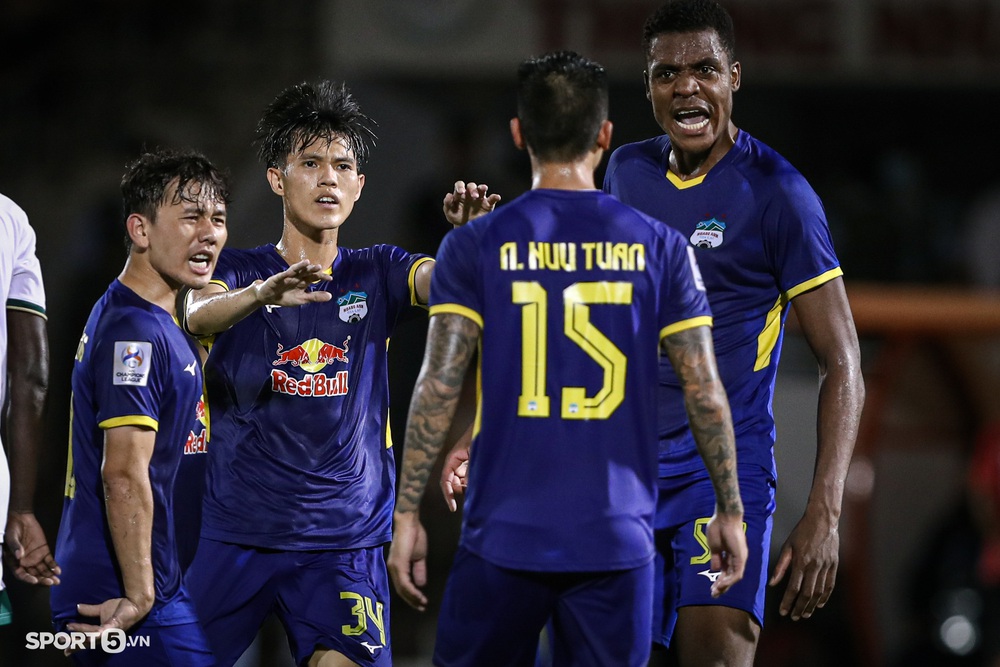 Hữu Tuấn và ngoại binh suýt choảng nhau trong trận hoà của HAGL tại AFC Champions League 2022 - Ảnh 11.