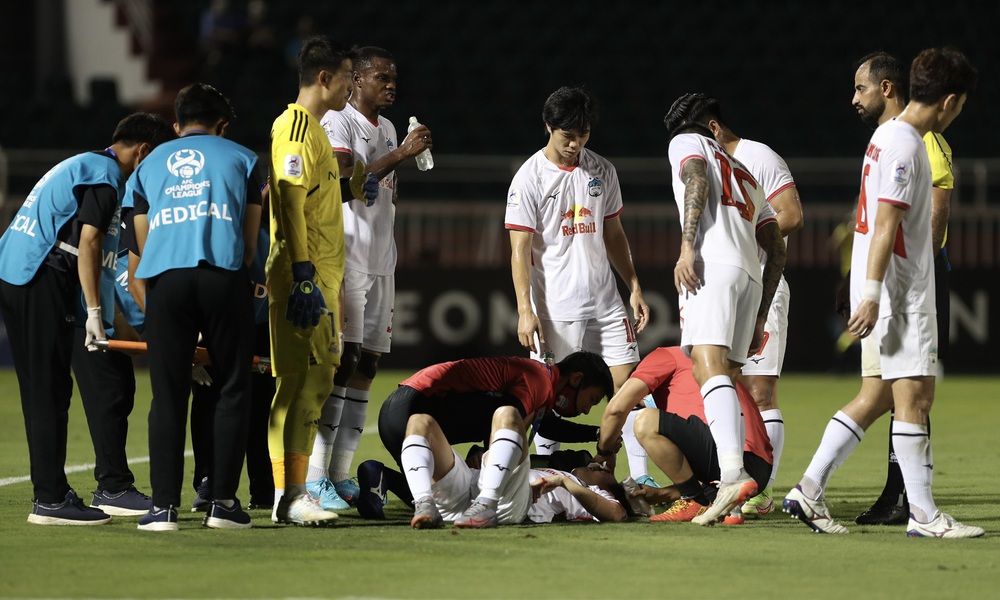 Văn Toàn đổ máu trong trận HAGL gặp Yokohama - Ảnh 9.