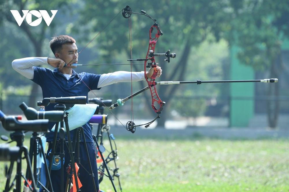 Đội tuyển bắn cung Việt Nam căng mình tập luyện để săn vàng SEA Games - Ảnh 2.