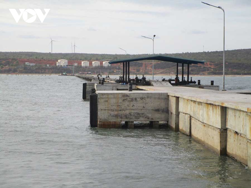 Postponing the trial of the largest petroleum smuggling case in Binh Thuan - Photo 1.