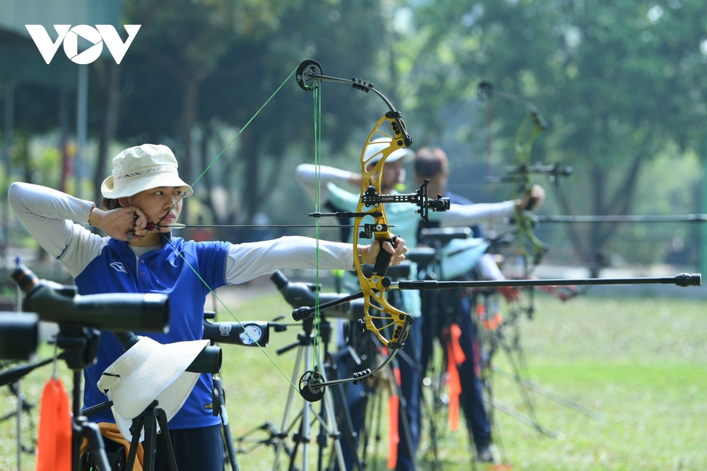 Đội tuyển bắn cung Việt Nam căng mình tập luyện để săn vàng SEA Games - Ảnh 4.