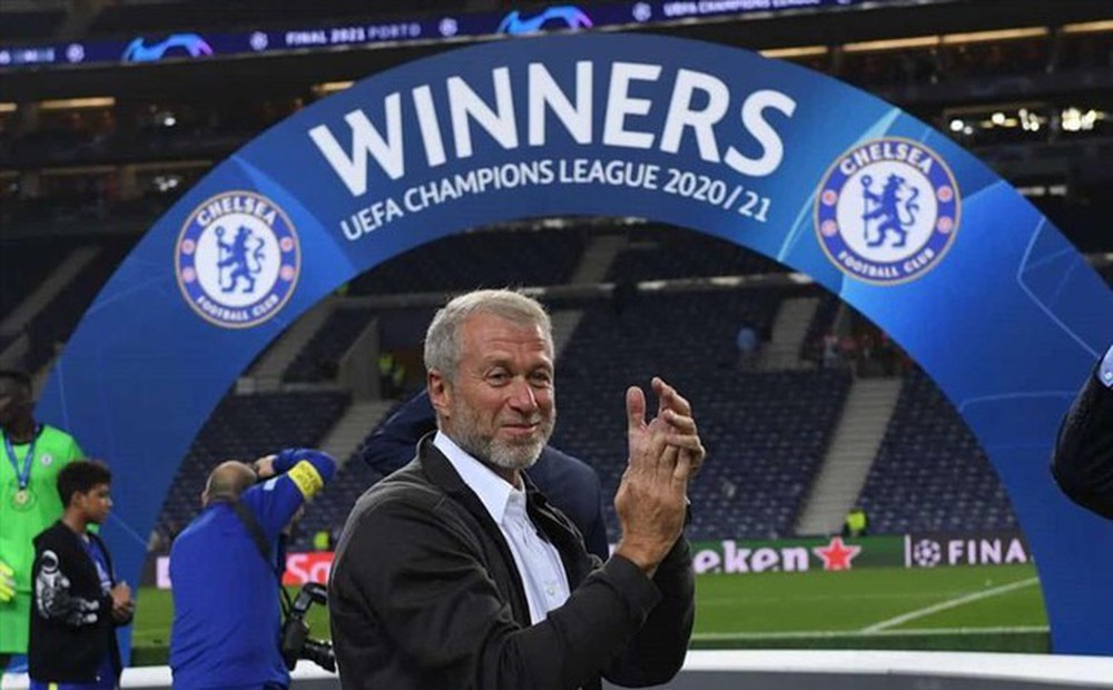 Ông chủ Abramovich đi nước cờ khó, làm bí 3 nhà thầu hỏi mua Chelsea