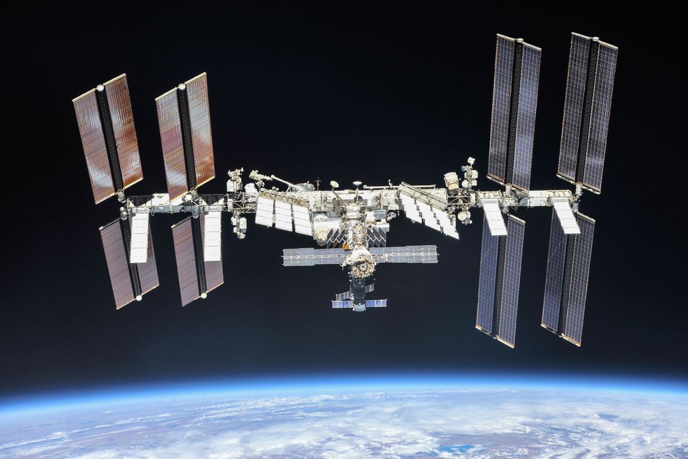 Russia has just announced that it will withdraw its hand from the 500-ton space station: The ISS death bell rings?  - Photo 1.