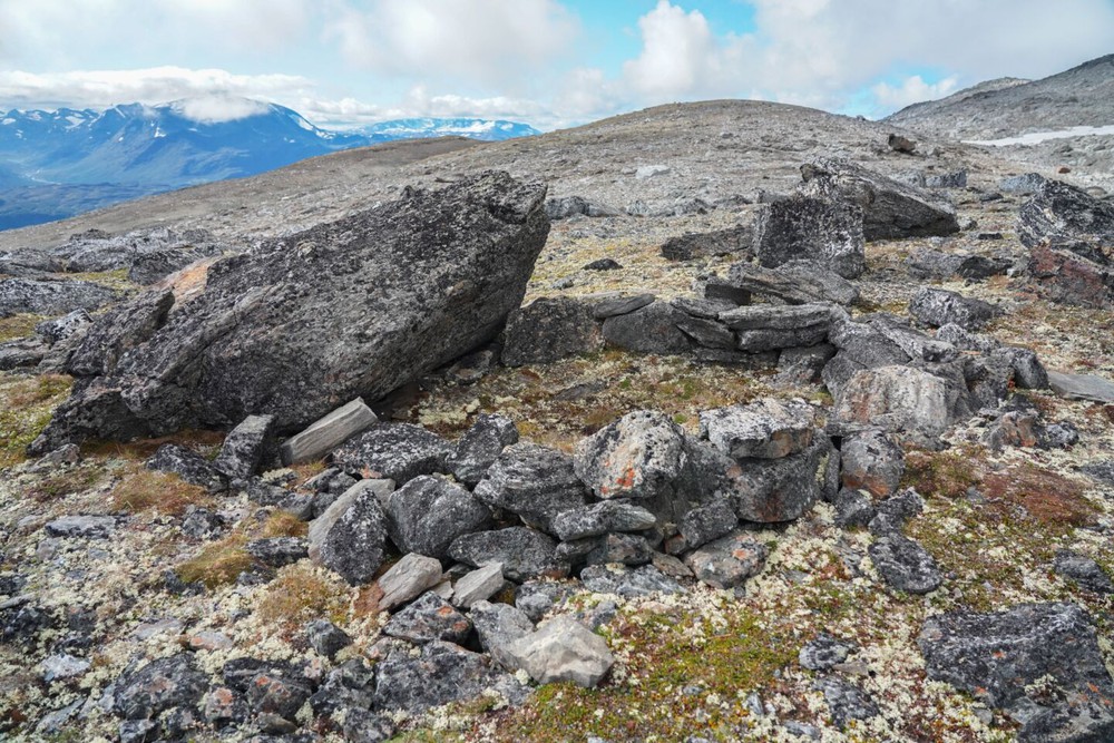 Băng tan trên núi Na Uy để lộ một chiếc giày 1.500 năm tuổi, chứa đựng bí mật thời trang cổ đại - Ảnh 9.