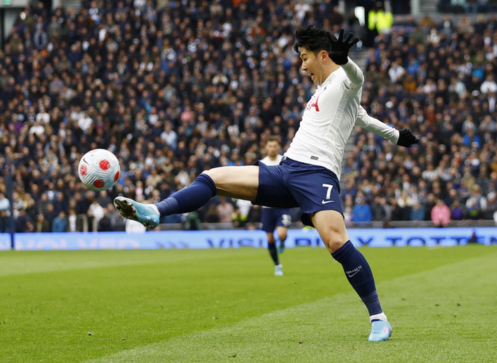 Destroying the youngster Newcastle, Tottenham returned to the top 4 and pushed MU to 7th place - Photo 2.