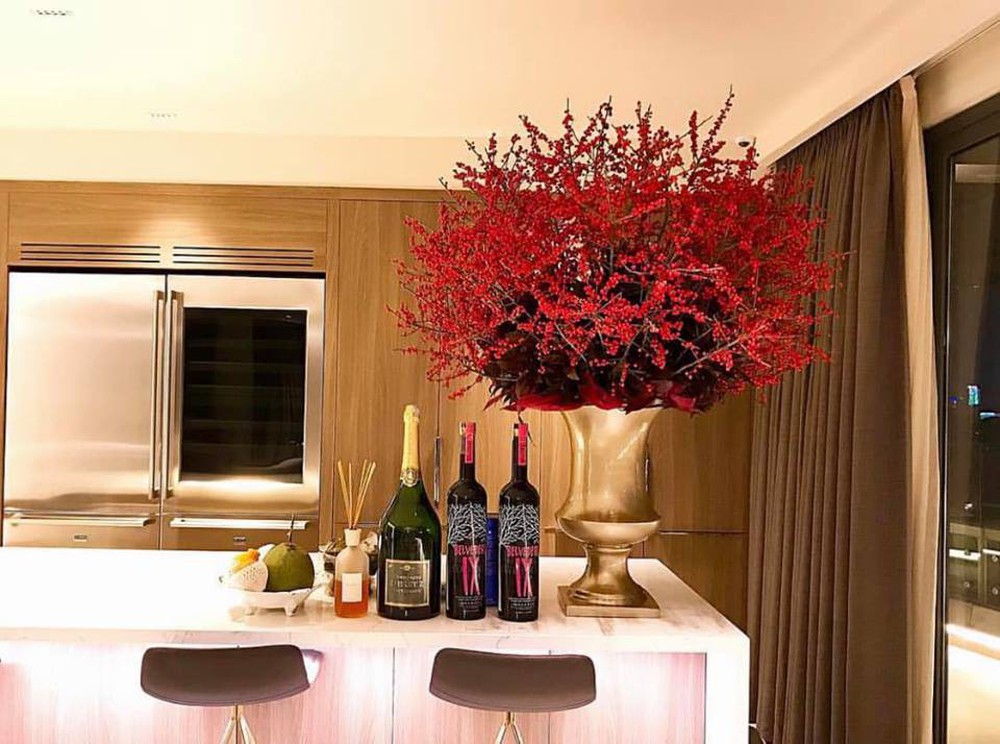 Hoa hậu Đặng Thu Thảo vi&ecirc;n m&atilde;n trong căn biệt thự bạc tỉ - Ảnh 11.