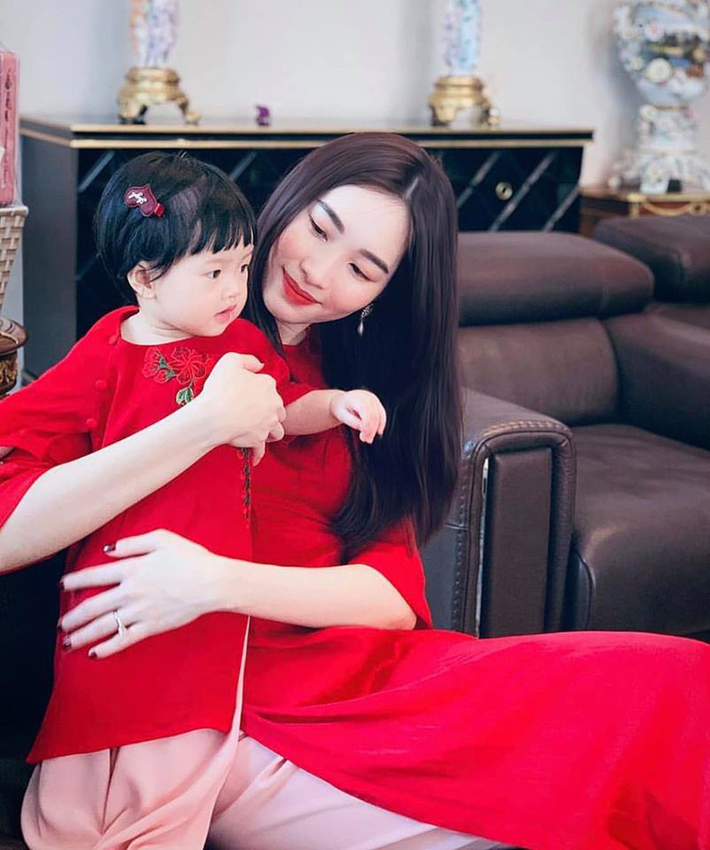 Hoa hậu Đặng Thu Thảo vi&ecirc;n m&atilde;n trong căn biệt thự bạc tỉ - Ảnh 4.