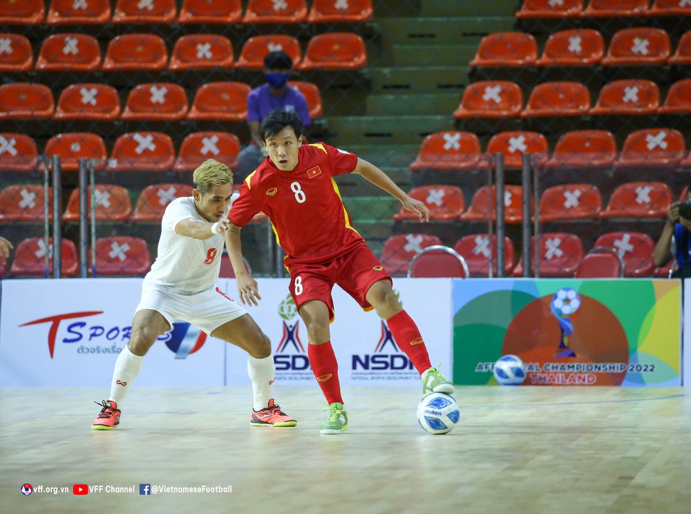 Bùng nổ tại World Cup, sảy chân nơi 'ao làng', điều gì đang xảy ra với tuyển Việt Nam?