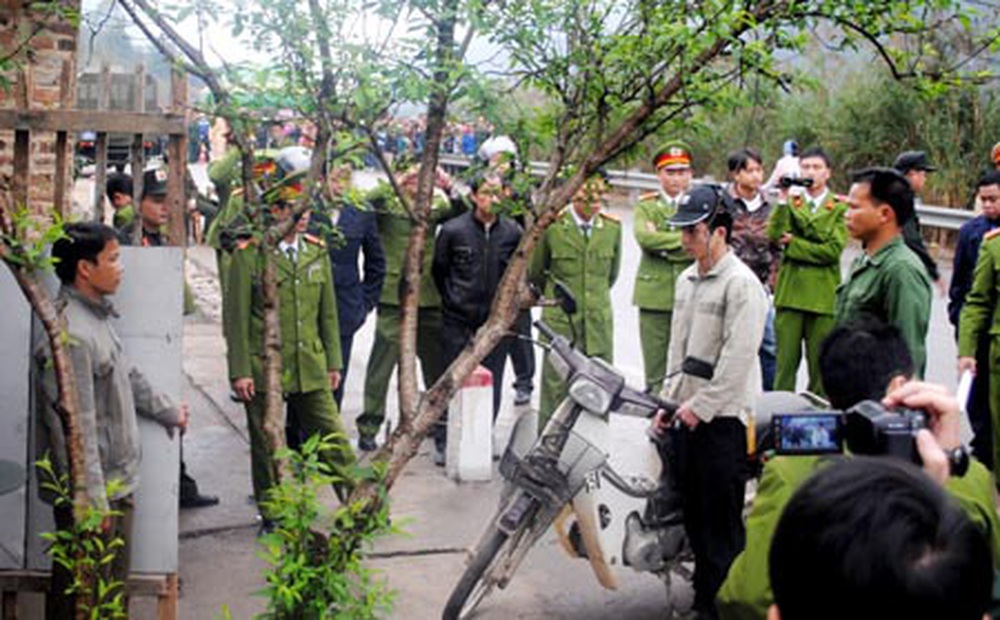 Kỳ án thi thể 2 mẹ con dưới giếng nước ngày cận Tết: Ngôi nhà ngập ngụa dầu luyn