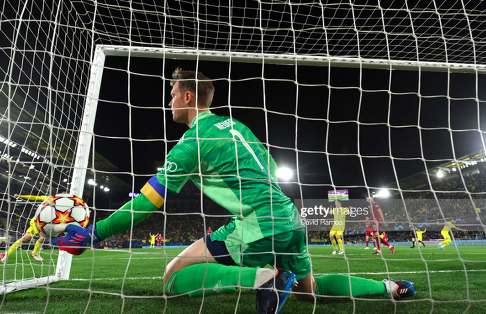 Bayern suýt thủng lưới từ giữa sân vì thói quen dâng cao của Neuer - Ảnh 4.