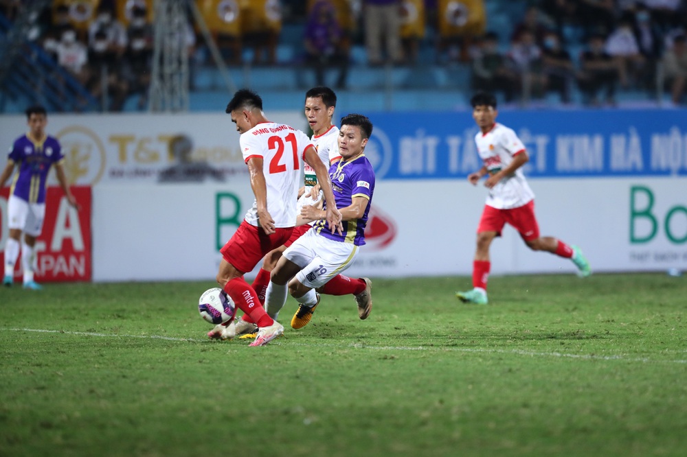 Kiến tạo đẳng cấp, Quang Hải gửi lời chia tay tuyệt đẹp ở trận cuối cùng tại sân Hàng Đẫy - Ảnh 4.
