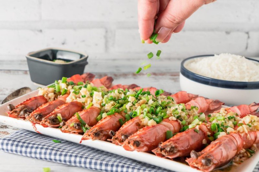 The recipe for steamed garlic shrimp is delicious, you can eat it all - Photo 1.