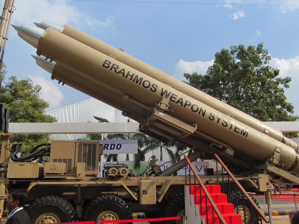 Tên lửa BrahMos vướng vào bê bối lớn, khách hàng lo cuống: Tương lai xuất khẩu sẽ ra sao? - Ảnh 1.