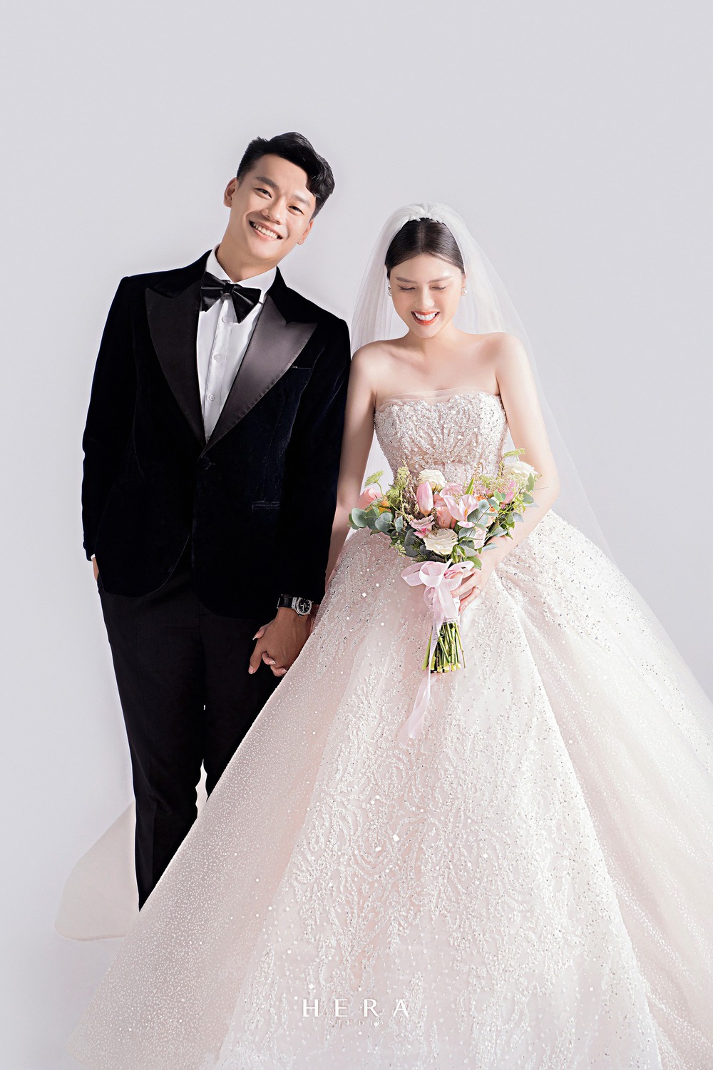 Vợ chồng Thành Chung tung bộ ảnh cưới cực đẹp trước lễ thành hôn ở Hà Nội - Ảnh 6.