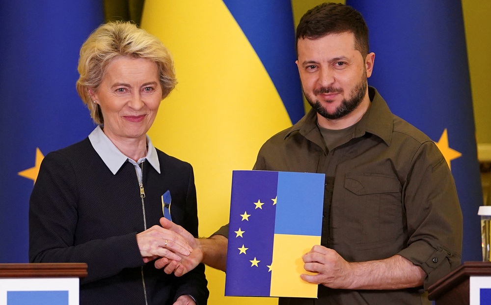 Trao "vật quan trọng" cho TT Zelensky, EU mở tiến trình gia nhập chưa từng có cho Ukraine