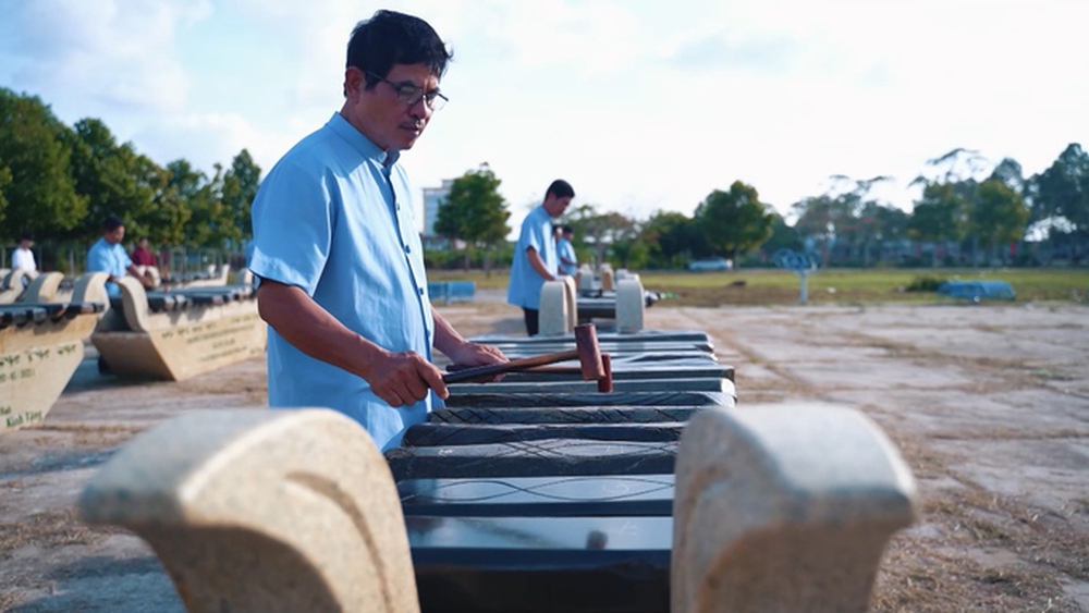   CLIP: Admire the stone instrument at the square that set a Vietnamese record - Photo 3.